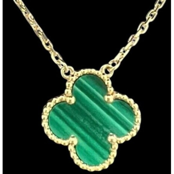 Green Pendant Necklace with flower Design, 18k Gold plated - Picture 2 of 2